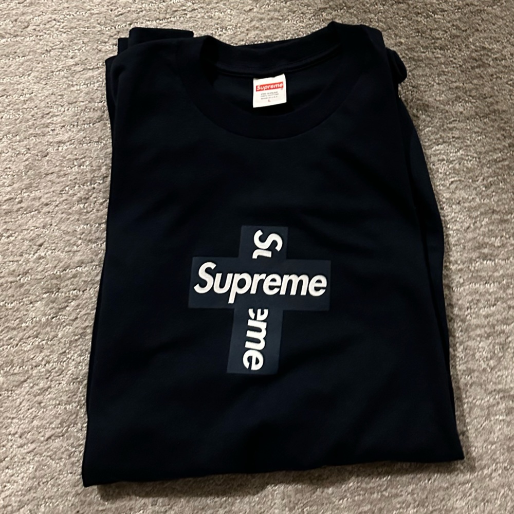 Supreme r shirt